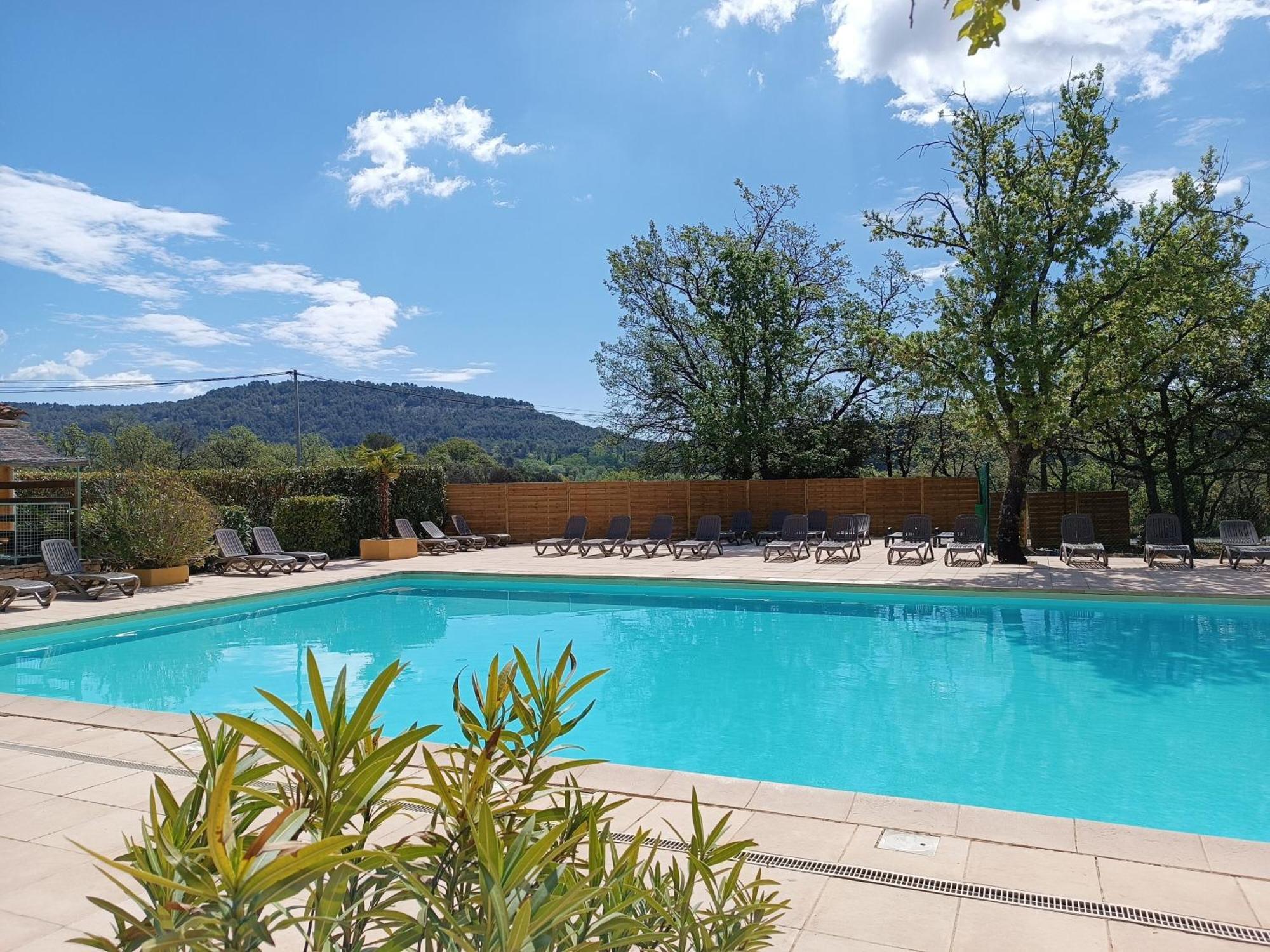 Hotel Domaine Les Chenes Blancs Saint-Saturnin-lès-Apt Exterior foto
